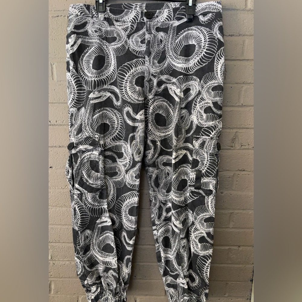 Blackmilk Snake print cargo jogger jeans 18 ( runs small) - Picture 2 of 12